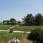 Seafront Dream With Private Garden Gazebo Casa vacanze *