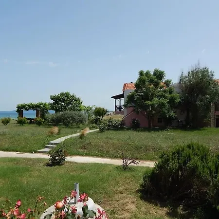 Seafront Dream With Private Garden Gazebo 펜션 *