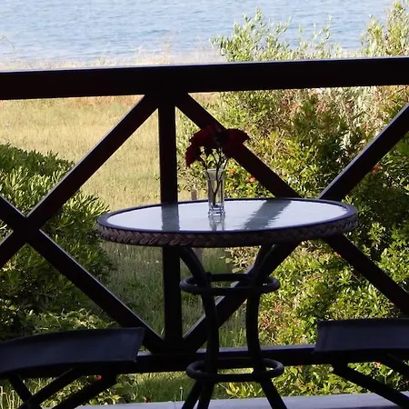 Seafront Dream With Private Garden Gazebo 이에리소스